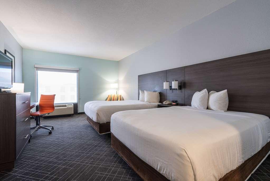 Baymont By Wyndham Augusta Riverwatch Room photo